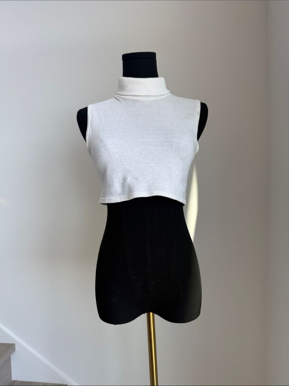Cropped Sleeveless Turtleneck Top in White